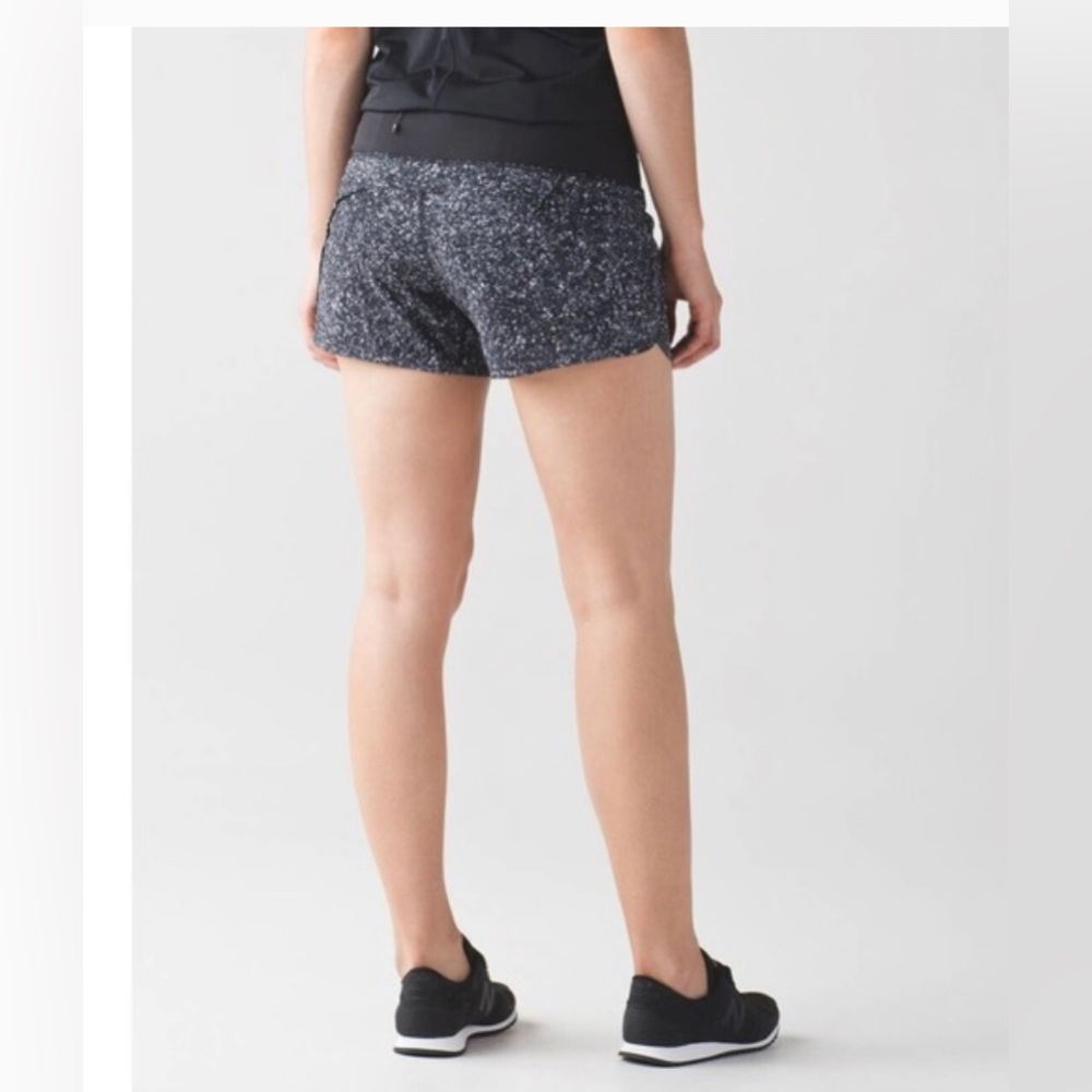 Lululemon Speed Short Daisy‎ Dust Alpine White Black W7AFSS 4